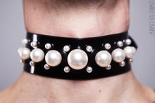 Load image into Gallery viewer, Pearl Queen